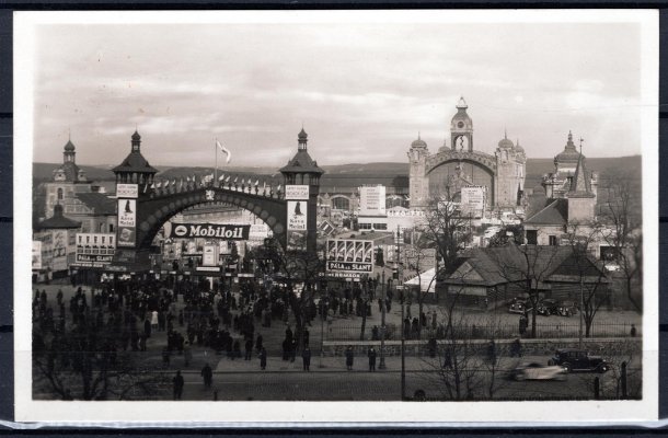 pohlednice Praha - Výstaviště se zn. 2 x č. 24 a č. 30 a razítkem AUTOPOSTA, PRAČ 1, 29/IX/39, písmeno 1g