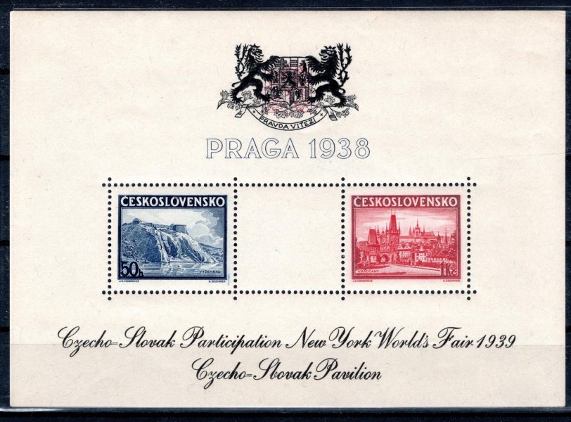 A 342/3 Praga 38, bez zeleného přítisku uprostřed,  s přítiskem New York 1939, znak černý, nápis černý, modrá skvrna vpravo vedle známky 50 h modrá a chybotisk "Sbovak"" v nápisu místo "Slovak", zajímavé a hledané