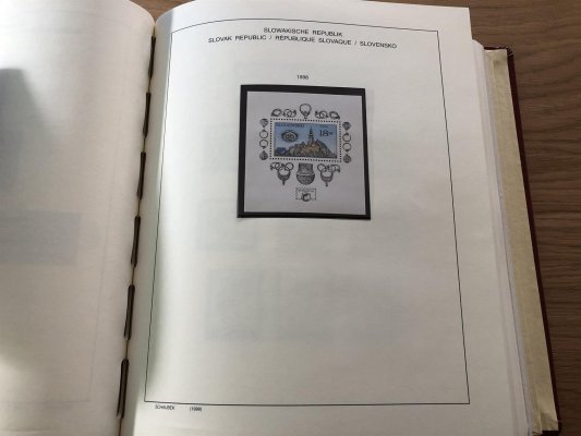 Hezká sbírka Slovenska od roku 1993  - 2006 v Albu Schaubek, známky, aršíky, PL - vše nafoceno, zajímavé