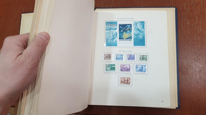 Maďarsko - 1968 - 73, svěž ísbírka na zasklených listech a v pérových deskách, včetně aršíků a soutisků, hezké, velmi příznivě vyvoláváno ( většina nafocena) 