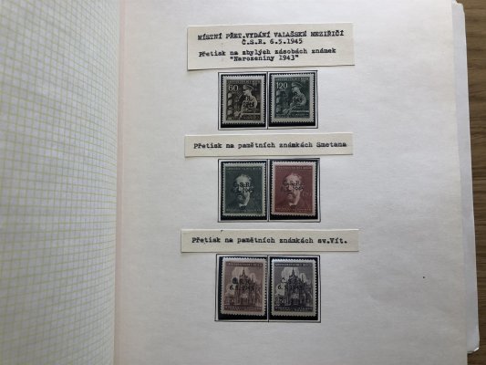 Specializovaná Sbírka revolučních 1945 : na více než 100 albových listech ( posledních 16 listů fotek jsou pravděpodobně padělky) velice hezká sbírka obsahující popsané celistvosti, základní série, 4 - bloky, soutisky, razítka, vše velice pěkně popsáno a zpracovano - nafoceno 