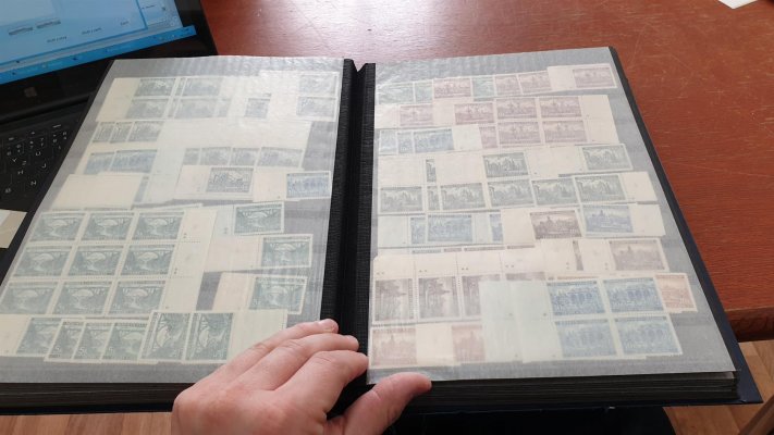 Protektorát - Sbírka Modré Album - obrovské množství známek, kuponů, bloků, 4 - bloku, hvezdičky, křížky atd. - vysoky katalog ,  namátkově kontrolováno kvalita-  naprostá  drtivá většina xx-   nafoceno 