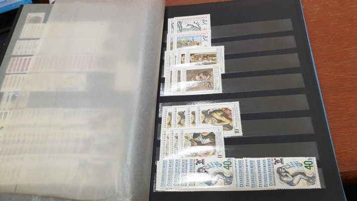 ČSSR II 1975 - 1978 - sbírka v modrém albu - skladová zásoba obchodníka , známky v řádcích - vysoký katalog , namátkově kontrolovánp drtivá většina xx - nafoceno 