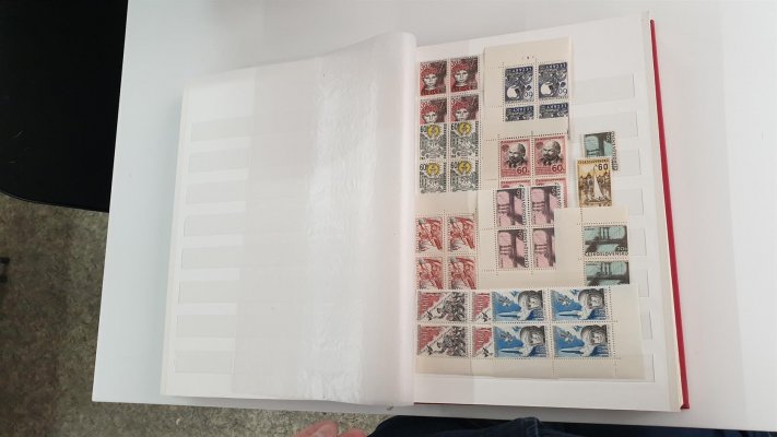 ČSSR II - Sbírka 8 x Album A4 - nafoceno - velmi vysoký katalog nafoceno 