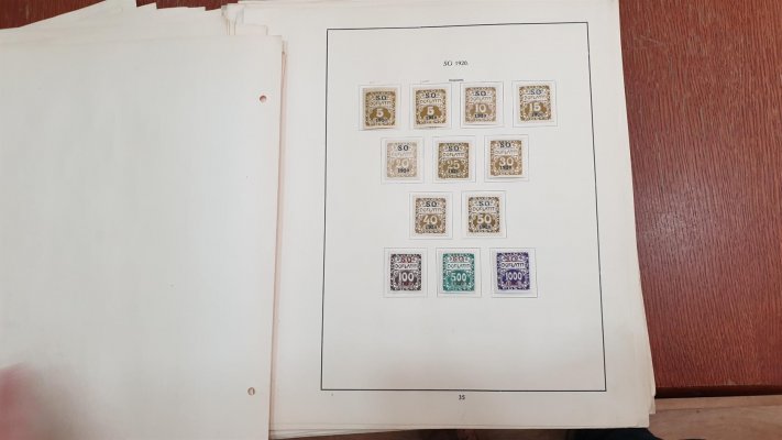 ČSR I, sbírka na albových listech, většina nafoceno, především emise Hradčany, PČ 1919 aj, velmi příznivě vyvoláváno, z pozůstalosti