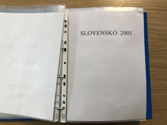 Sbírka Slovenska od roku 1993 - velmi hezky zpracováno, vše nafoceno ; 4 alba