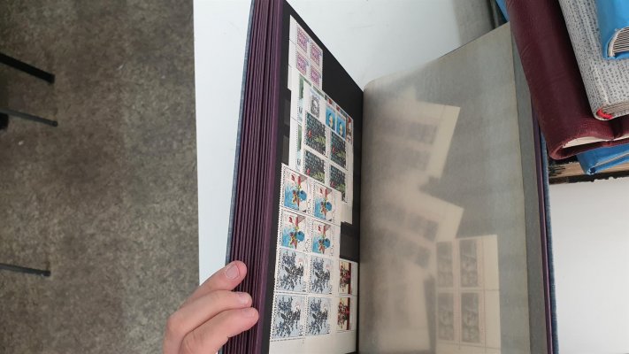 Čssr II - 8 x Album   sbírka ně kolika v albech - velké množství, vysoký ktalog, nafocena malá ukázka - doporučujeme osobní prohlídku 
