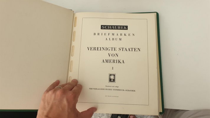 USA Sbírka v Schaubek 1945 - 1975 ; nafocena ukázka 