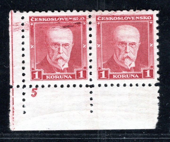 260 ; 1 Kč T.G.Masaryk - rohová dvoupáska s DČ 5 a rozmazanou barvou u obou známek 