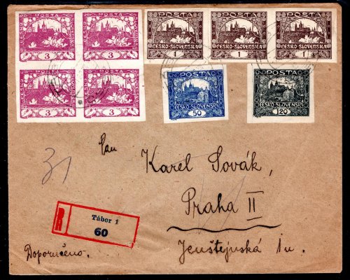 Doporučený dopis odeslaný z Tábora do Prahy frankovaný pestrou frankaturou hradčanských známek, správně vyplaceno - IV. TO, podací razítko TÁBOR s datem 2. XI. 1920.
