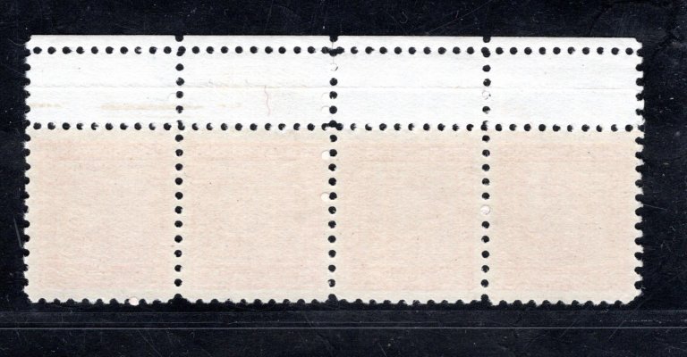 250 ; 20 h Znak - krajová 4-páska s dvojitou perforací. Páska je vyobrazena v Monografie díl III - str. 169 obr. 202 