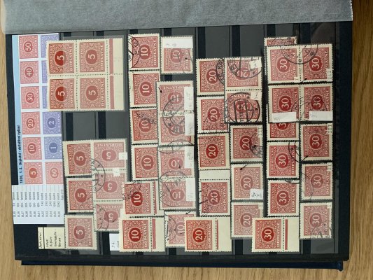 ČSR I - sbírka v modrém albu A4 od zahraničního sběratele, obsahuje větší množství známek napříč známkami, spěšné, sokol v letu, doplatní, SO 1920 , atd - velké množství známek od zahraničního sběratele 