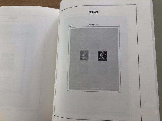 Francie 1849 -1975  - pěkná sbírka - obsahuje i lepší známky, na albových listech nafoceno 