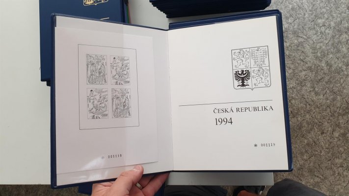 ČR, 1993 - 2021 ;  sestava ročníkových alb 1995 - 2021 , kompletní sestava známek a PT - příležitostních tisků,pouze u roku 1993 je odlišné číslo černotisku od čísla alba, jinak vždy stejné číslo černotisku i alba - hezká sestava 