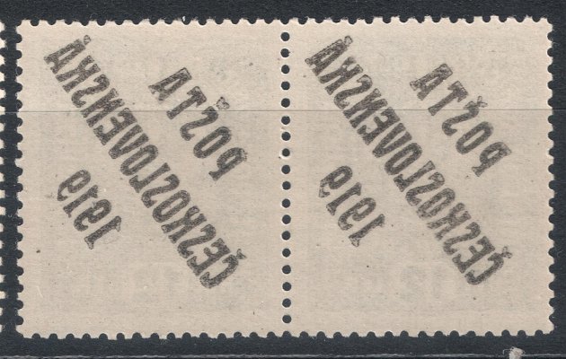 37 Ob - dvoupáska hodnoty 12f zelená s přetiskem Pošta československá 1919, spojené typy přetisků I + II., na lepu úplný obtisk u obou známek = spojenný typ obtisků, hezký stav, kat. 400 Kč