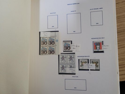 Sbírka známek na listech Pofis na papírech bp,oz,fl1 a fl2,část zkoušeno xx,  Katalog přes 17000Kč, nekontrolováno -  doplněno-UV lampa, Zbytková sestava papírů,aršíků,PL,KL, nafocen ukázka 
