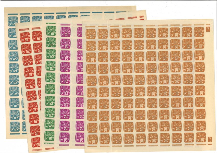 Novinové ; 6 x celý arch 100 kusový arch, hodnota 5 h Dč 2-45, 10 h Dč 2-45, 15 h Dč 5-46, 25 Dč 1-47 a 2-47, 30 h Dč 1-45, některé lehce natržené, lomy, některé pros. barva 