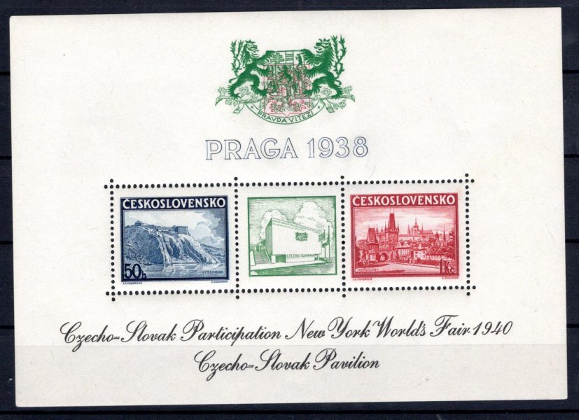 As 9c, přítisk na aršíku 342/3 - Praga 38, pro NY 1940, se zeleným výstavním pavilónem uprostřed, text černý, znak zelený