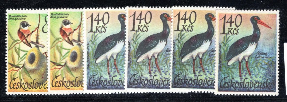 1590, 1592 ; Vodní ptactvo 80h a 1,40 Kčs, sestava 6 kusů: 80h s posunem šedé barvy vlevo (patrné na obrysu ptáka) a rozostřeným tiskem černé (k tomu na srovnání normální kus); 1,40 Kčs 4 výrazné odstíny zelené (sv. zelená, jasně zelená, tm. zelená a tm. modrozelená; patrné v listech i v pozadí), dekorativní