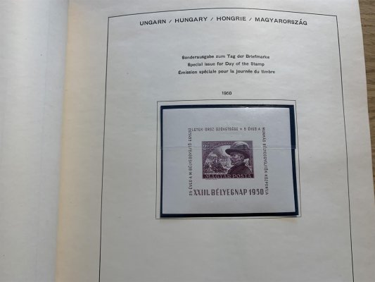 Maďarsko 1934 - 1990 -  jedno silnější album, takřka kompletní sbírka aršíků mimo velkého mostu. Velmi kvalitní dobře zastoupená sestava i PL. Vyšší katalogový záznam . Doporučujeme osobní prohlídku, z pozůstalosti, čast nafoceno-nízká vyvolávací cena 