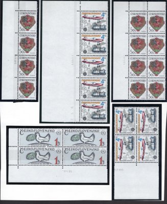 Rok 1985 - data tisku.  Rohové  a krajové kusy na více skenech - zajímavé 