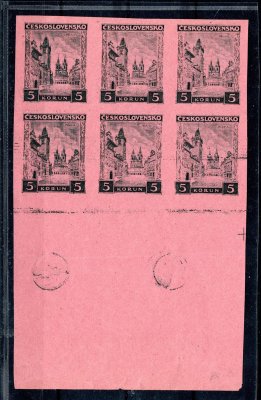 256; 5 koruna 6-ti blok na růžovém papíře - krajový kus s otisky šroubů 
