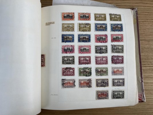 Rakousko - 1850 - , krásná sbírka v červených deskách na listech od první emise, klasické známky, barvy, razítka, doplatní známky, novinové,  lokální vydání, Tiroly, Lombardsko, pošta v zahraničí, Feldpost, zajímavá sbírka s vysokým katalogovým záznamem, částečně nafoceno, doporučujeme prohlídku