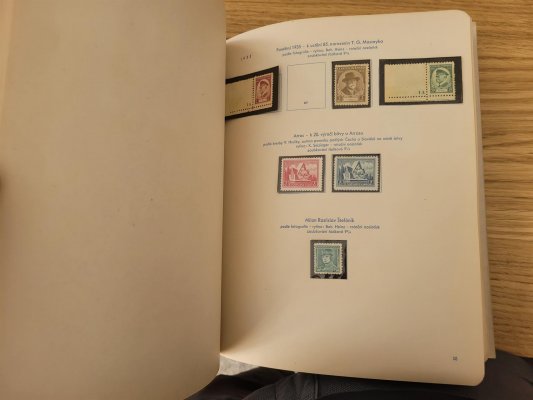 ČSR I, sbírka na listech v modrých pérových deskách, neúplná sbírka neupotřebených známek, pozůstalost po sběrateli, spíše drobnější materiál, vhodné k pokračování, či dalšímu zpracování