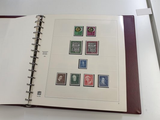 BRD - svěří sbírka 1949 - 2000 - prakticky kompletní včetně všech počátečních sérií i série Posthorn - Michel 123 - 138 , v pěti svazcích na listech SAFE , velmi vysoký katalog 