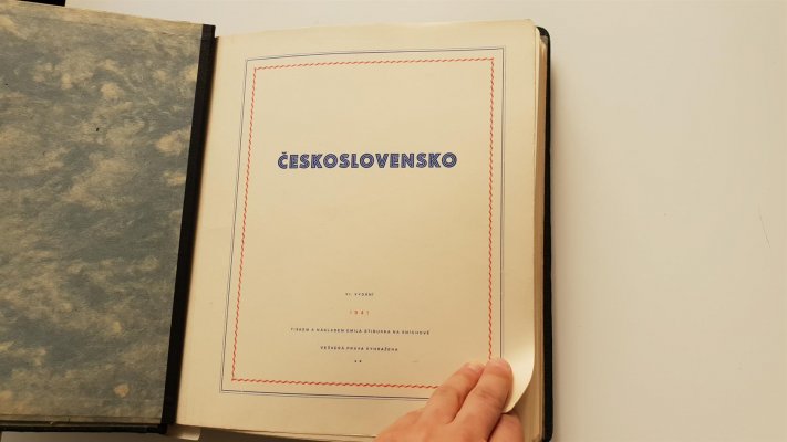 sbírka známek ČR I, 1918 - 38 na listech a v pérových deskách,obsahuje označené padělky 48Ia, 49Ia, 51I - ( ve sbírce nepočítány)   obsahuje mnoho zajímavých položek,přehledně uspořádáno,  pozůstalost po sběrateli, část nafocena, doporučujeme k prohlídce, zajímavé - nafocena ukázka 