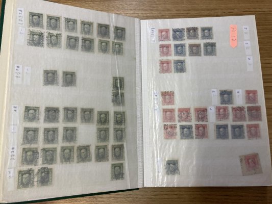 ČSR I, sbírka/ sklad první republiky,razítkované známky včetně Hradčan, ve dvou albech, nafoceno 
