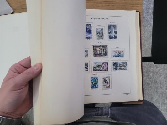 Francie- razítkovaná sbírka na listech, částečně nafoceno, vyšší katalog