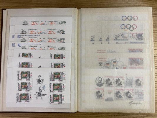 Čssr II - roky 1984 - 1992, PL + aršíky, dobrá kvalita, katalogová cena více než 23 000 Kč, uloženo přehledně v hnědém albu