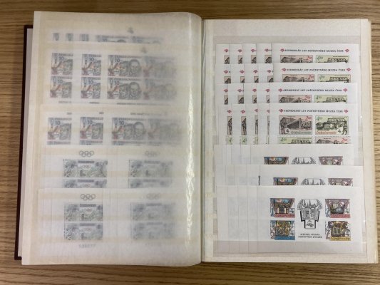 Čssr II - roky 1984 - 1992, PL + aršíky, dobrá kvalita, katalogová cena více než 23 000 Kč, uloženo přehledně v hnědém albu