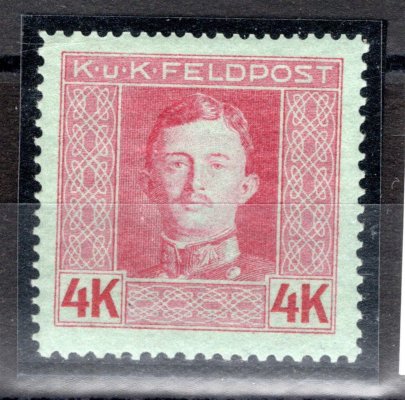 Rakousko - FELDPOST Mi. 71, 4 K červená se smíšeným zoubkováním 14 1/2 (horní strana) : 12 1/2 ( všechny ostatní strany). Katalogy neuvádějí, zajímavé - OPRAVENÁ PERFORACE