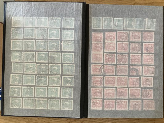 Hradčany - Partie hradčanských známek ve starším zásobníku A4, více než 750 kusů, hlavně razítkované (čistých jen desítky)
