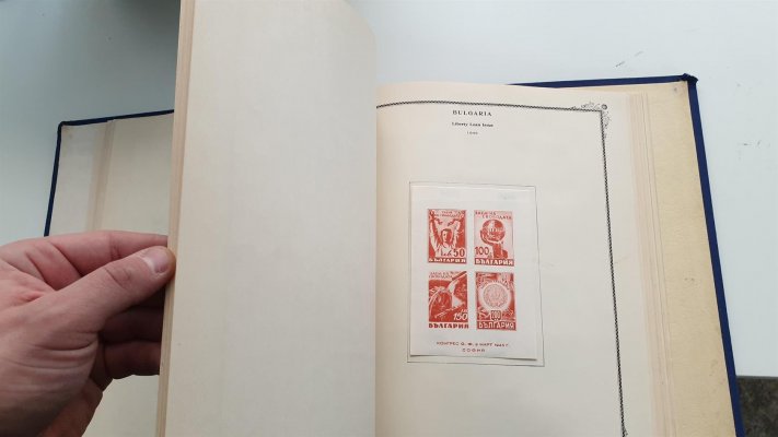 Bulharsko -  sbírka na listech a v deskách Schaubek, 1879 - 1952, zpočátku razítkované, cca od roku 1900 neupotřebené, obsahuje i lepší serie, např. 242/8, 260/5, 280/5286/90,291/5 a další včetně doplatních, vyvoláváme za velmi příznivou cenu, stojí za prohlídku