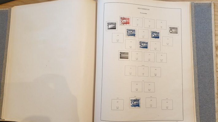 Rakousko - sbírka známek v deskách a na listech Schwaneberger + na destičkách, možno jako základ sbírky, stojí za prohlednutí, stav razítkované + neupotřebeném s nálepkou, některé známky svěží